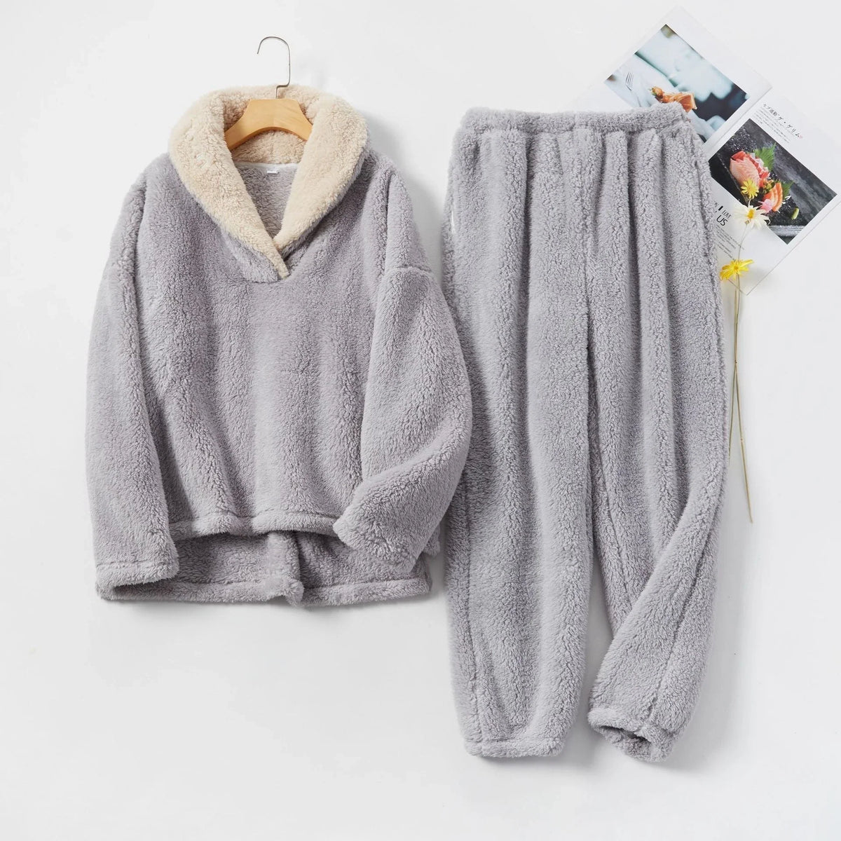 Women's Two-Piece Textured Lounge Set with V-Neck Top and Cuffed Pants