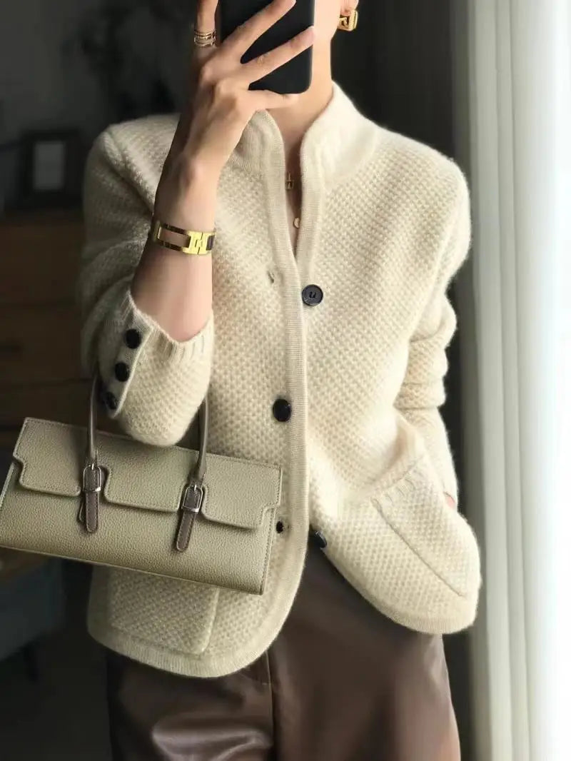 Women's Button-Front Knit Cardigan with Long Sleeves and Pockets