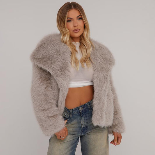 Women's Cropped Fur-Look Jacket with Oversized Collar and Long Sleeves