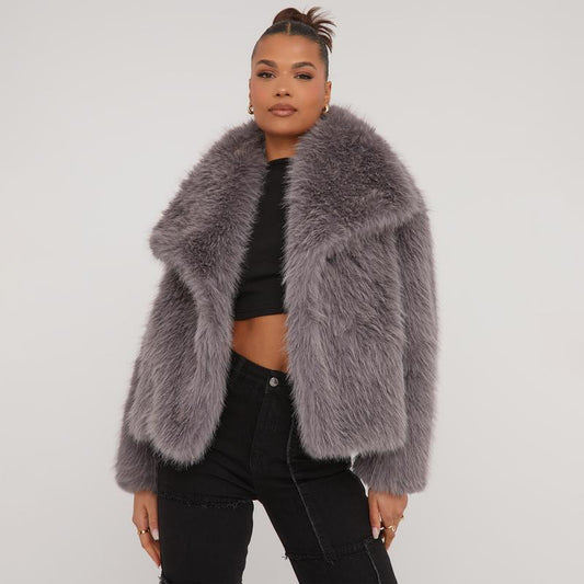 Women's Cropped Fur-Look Jacket with Oversized Collar and Long Sleeves