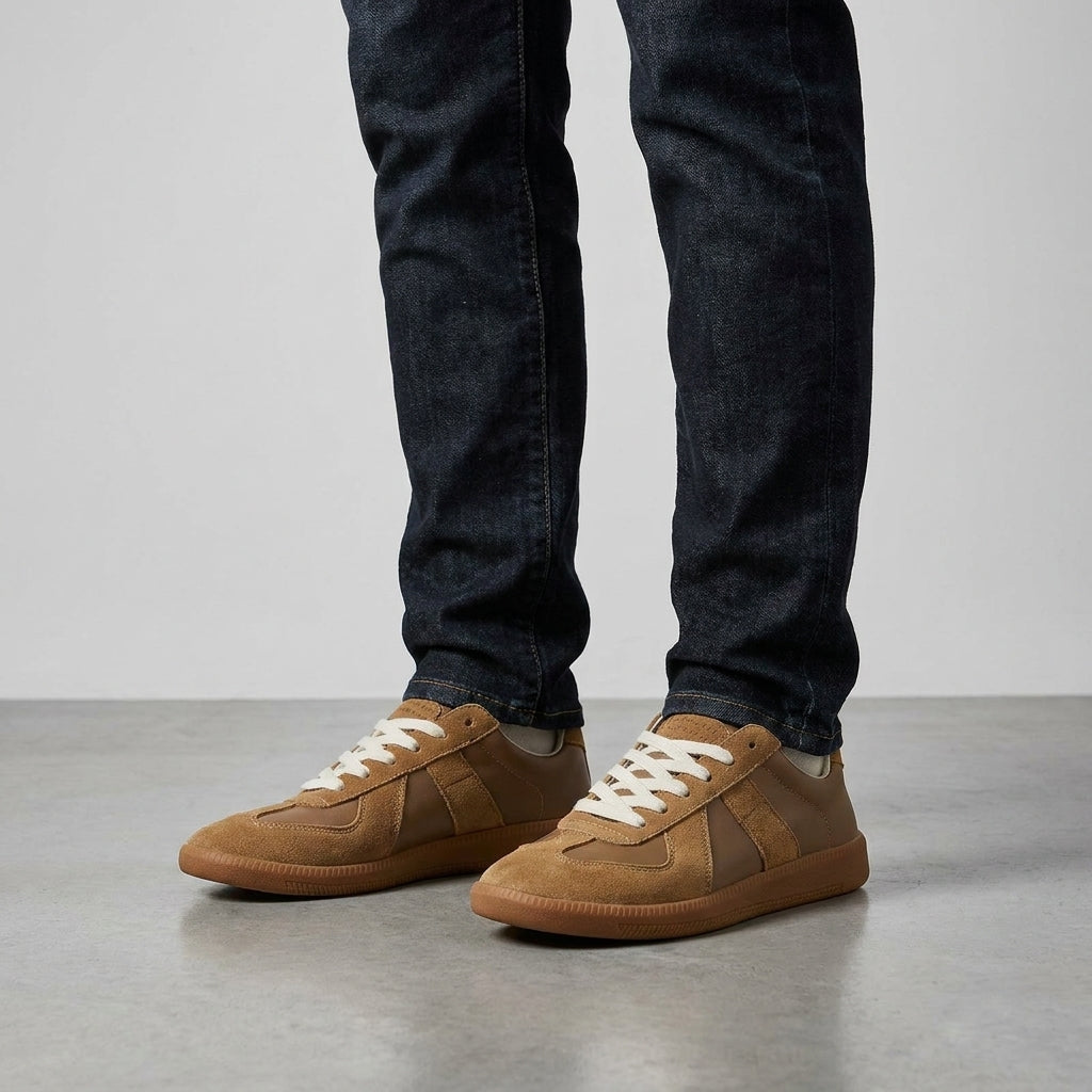 Men's Retro Low-Top Lace-Up Sneakers with Paneled Upper