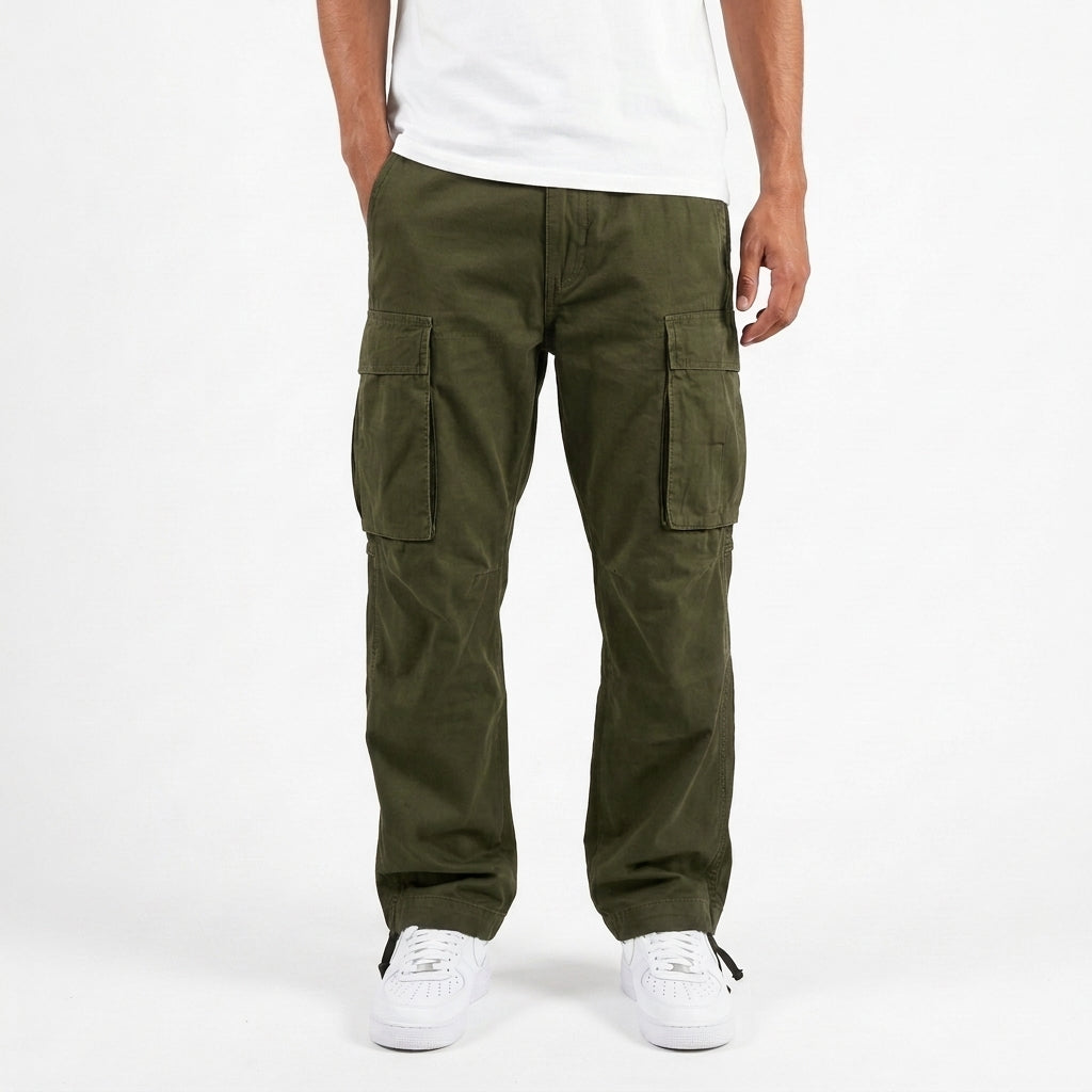 Men's Relaxed Cargo Pants with Wide Legs and Side Pockets